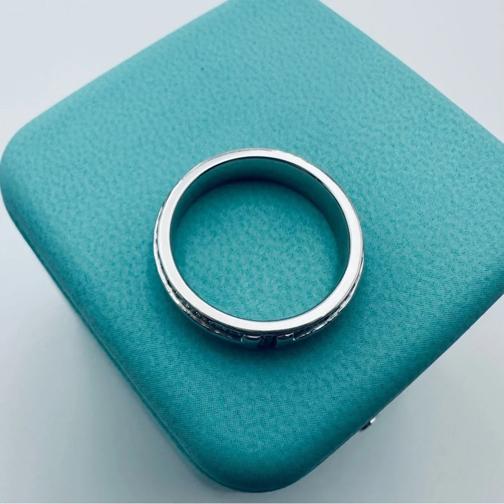 $7,800 Tiffany & Co. .43 CTW 18K White Gold T Narrow Pave Diamond Ring Packaging